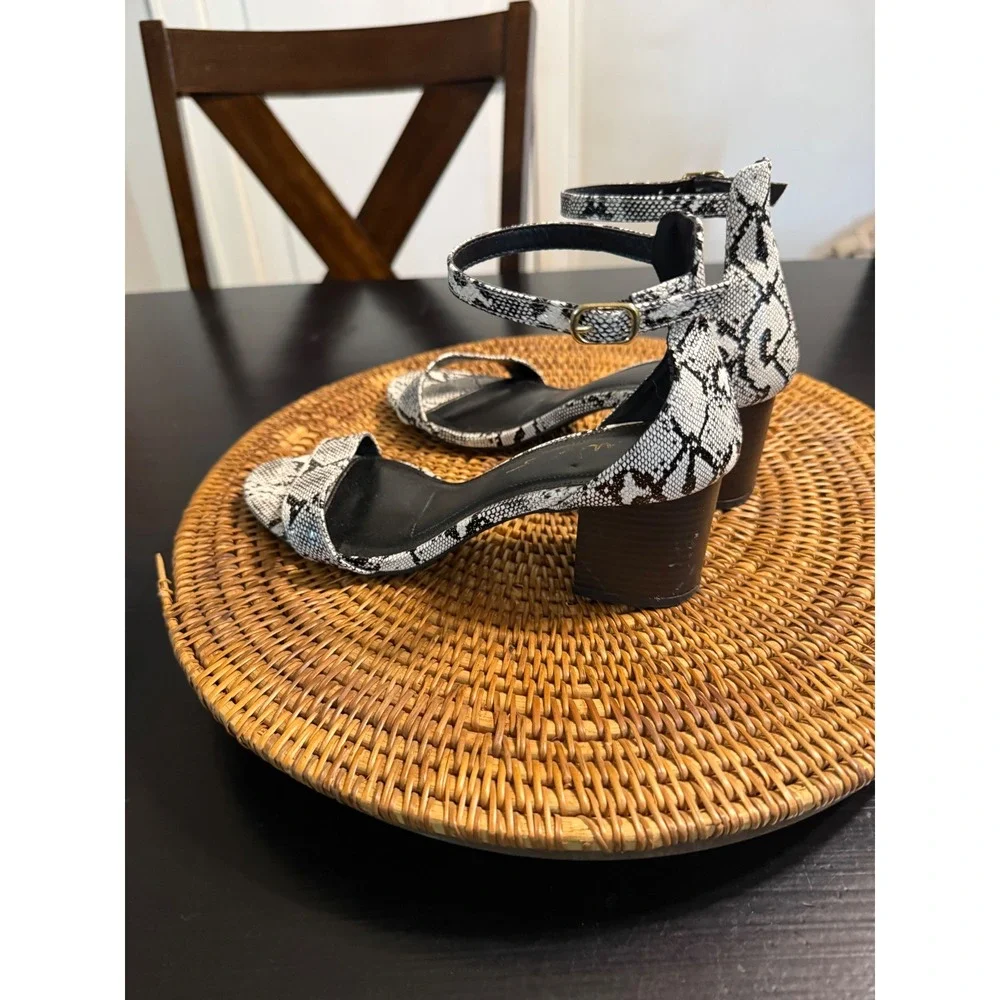 Lulus Snakeskin Print Block Heel Sandals Ankle Strap Black White Size 6.5